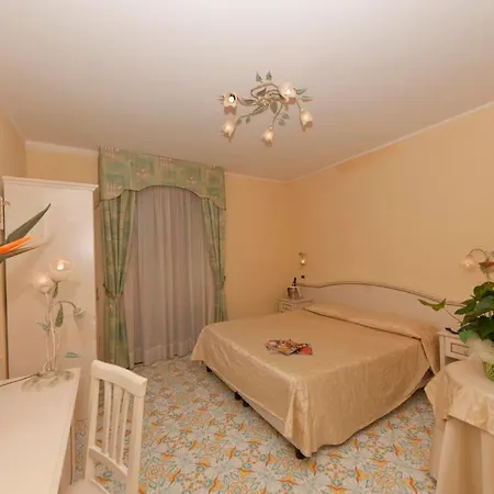 Franca Hotel Forio (Isola d'Ischia)