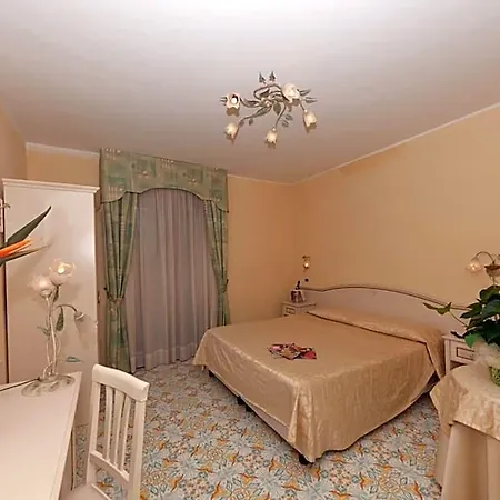 Franca 3*