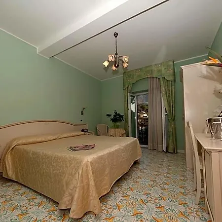 Hotel Franca 3*