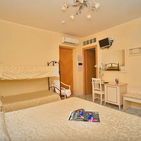 Franca Hotell 3*